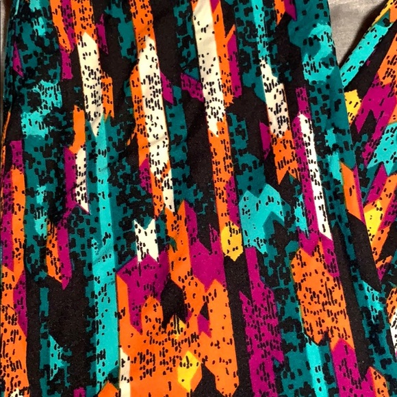 Polychromatic Soft Leggings! - Picture 2 of 2